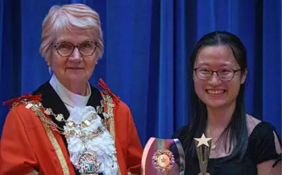 image of Selina Tang receives Outstanding Volunteering Contribution Award